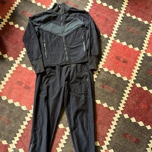Oiselle Lux V Formation Track Suit, jacket and pant.